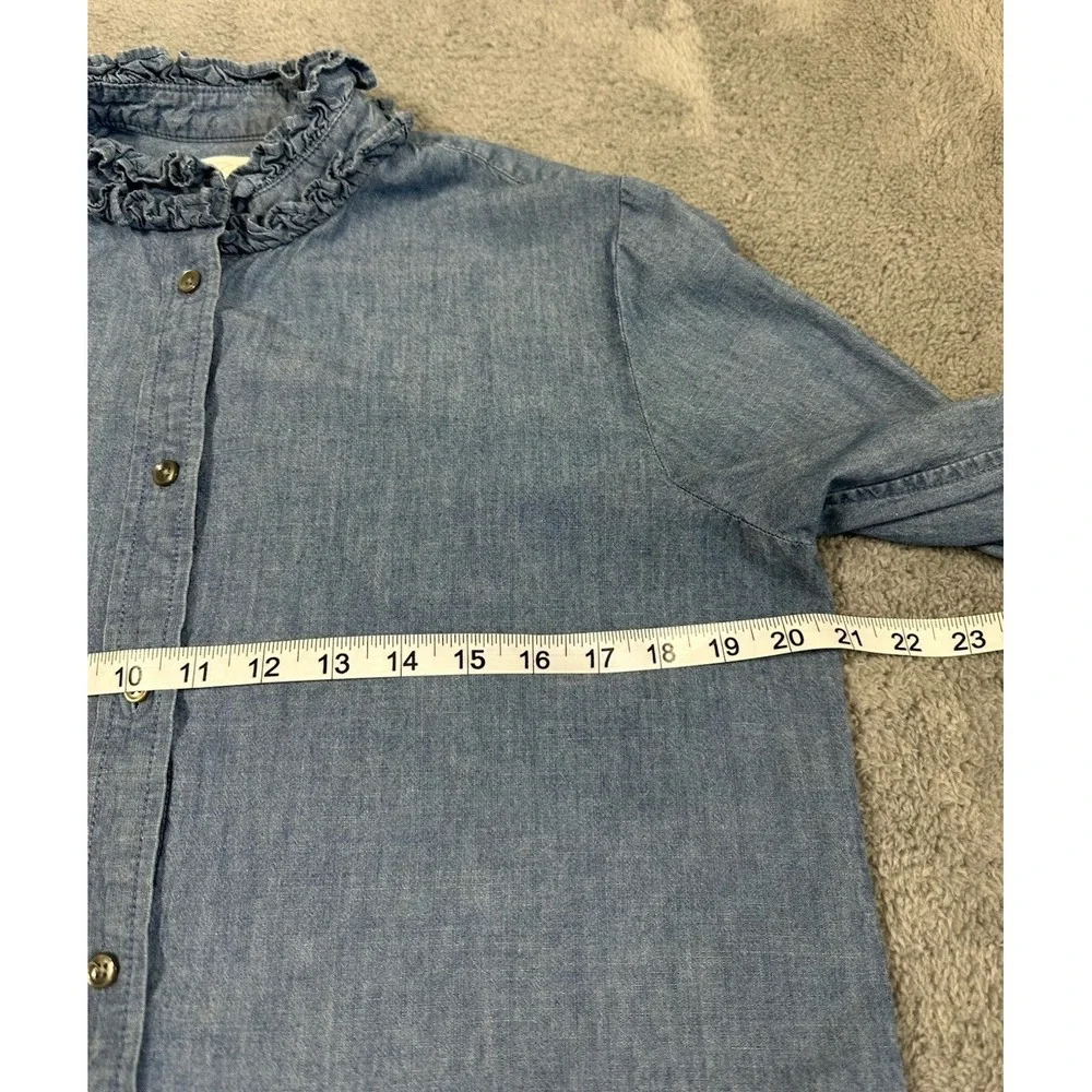 J Crew Classic Fit Ruffle Neck Chambray Shirt Women 8 Blue 100% Cotton Button Up